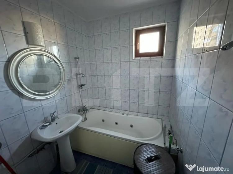 Apartament cu 3 camere decomandat în Kogălniceanu