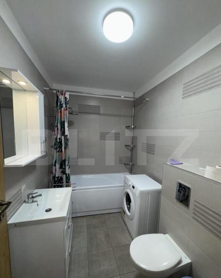 Apartament modern, 2 camere, parcare, zona centrala - 1