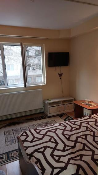 Inchiriez garsoniera zona Ciocarlia - 1