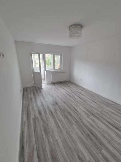 GARA ARCU 2 CAMERE DECOMANDAT 54 MP RENOVAT COMPLET BLOC 1980 COD 160688 - 7