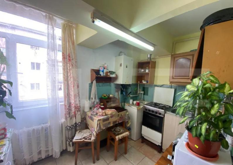 Garsoniera situata la etajul 3, zona Cetate - 1