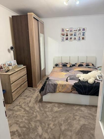 Casa de vanzare,Vand teren de 900m2 cu casa,din care160 m2 fundatie bază de beto - 7