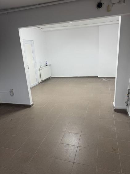 Spatiu de inchiriat ultra central stradal 50mp cu doua parcari - 2