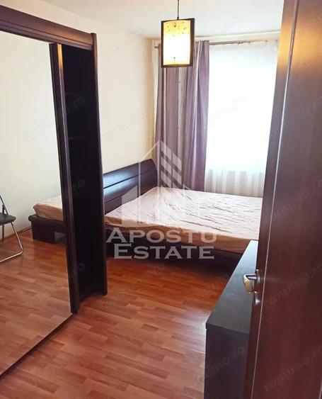 Apartament cu 3 camere, semidecomandat, zona Dacia - 1