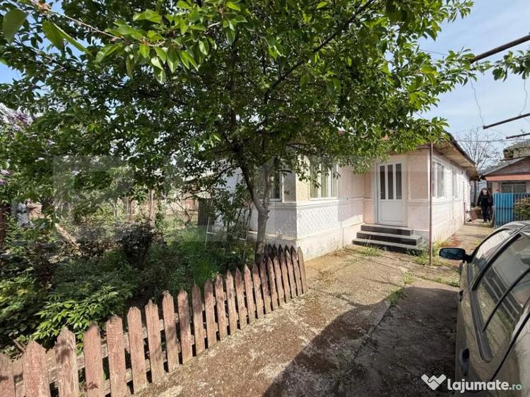Casa de vanzare in Strejnicu ideala pentru locuit sau in - 4