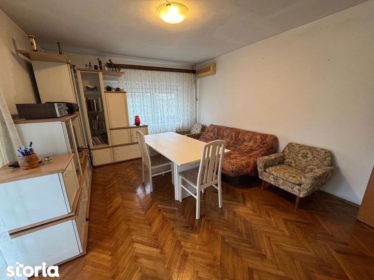 Vanzare apartament trei camere imobil solid Piata Ion Mihalache metrou - 2