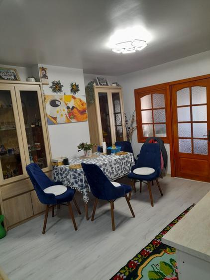 Vind apartament 4camere,parter,orasul Insuratei(Braila). - 1
