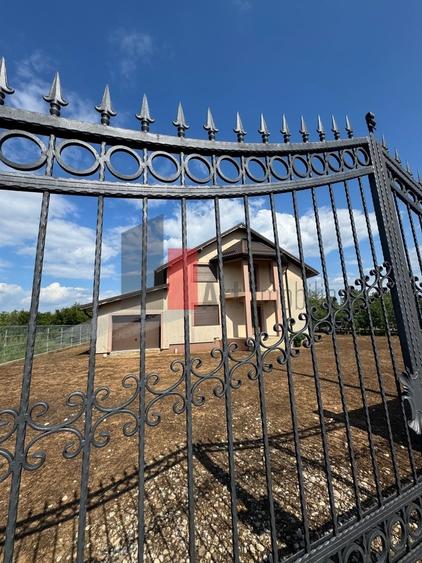 Ilfov Casa la rosu in Peris - 3