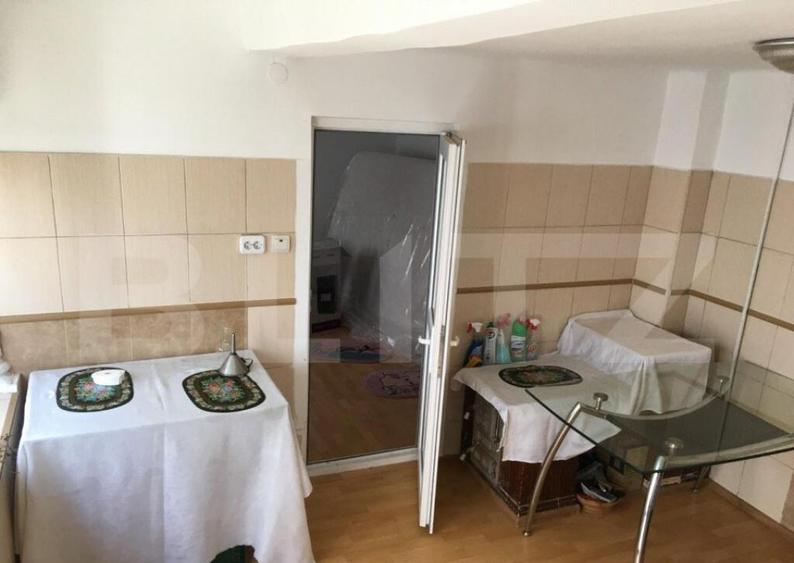 Casa 70mp utili, teren 1000mp, front stradal 10ml, Targovi - 2