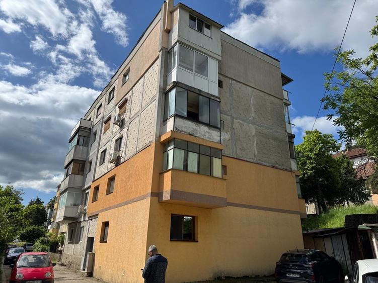 Apartament 3 camere decomandat Orsova - langa Școala Gimnazială Petru Dumitriu - 1