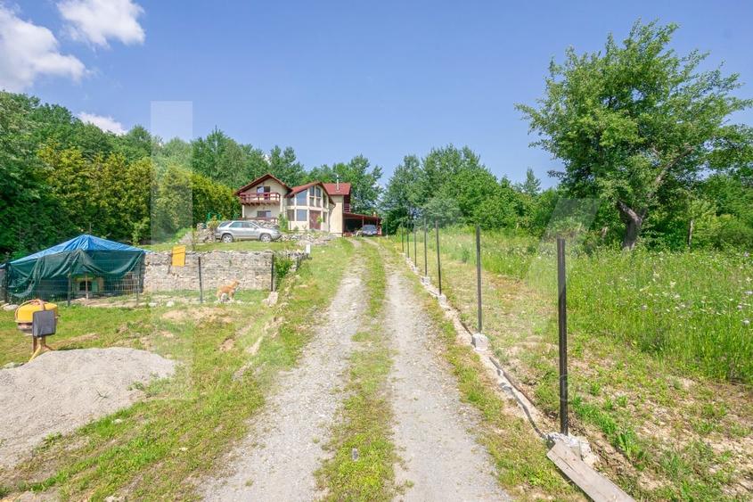 Casa de vacanta spatioasa cu priveliste spectaculoasa in Tocile - 4