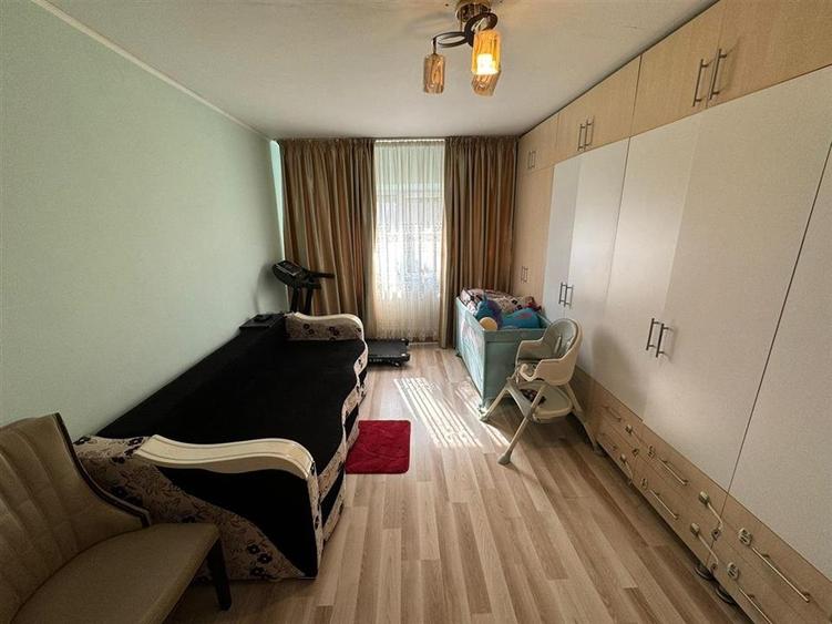 Apartament 3 camere , zona Liceul Pedagogic, etaj 3, mobilat si utilat - 9