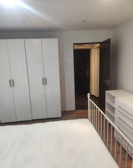 Apartament cu 2 camere in zona Edgar Quinet - 1