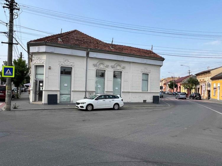 Imobil de prestigiu disponibil fosta agentie bancara BRD. - 8