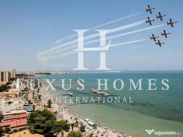 O casa mare, cu terasa, piscina ?i terasa pe acoperi?, situata aproape de mare - 12