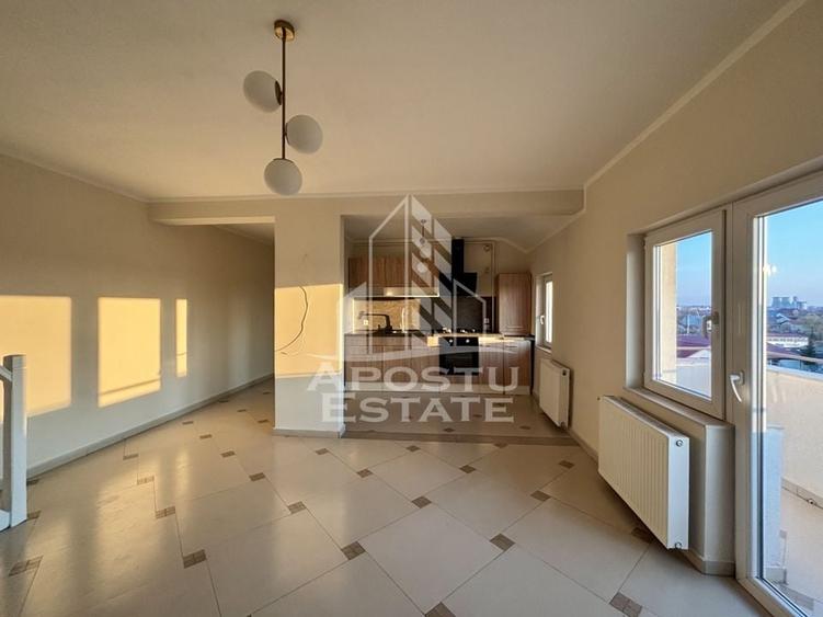 Apartament cu 4 camere in zona Dambovita cu pod amenajat, decomandat - 1