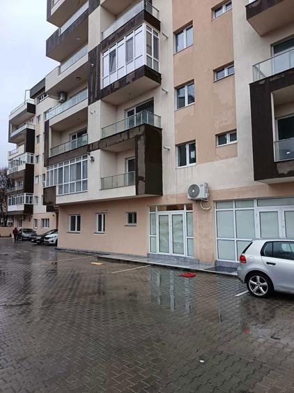 Spatiu pentru servicii inclusiv medicale - parter bloc nou. - 1