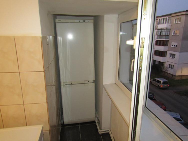 Apartament doua camere, semidecomandate, str. Aleea Petuniei, - 5