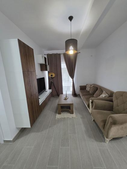 Apartament cu 2 camere si bucatarie inchisa , la prima inchiriere. - 1