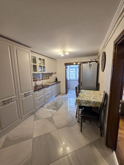 Inchiriez apartament in Obcini - 2