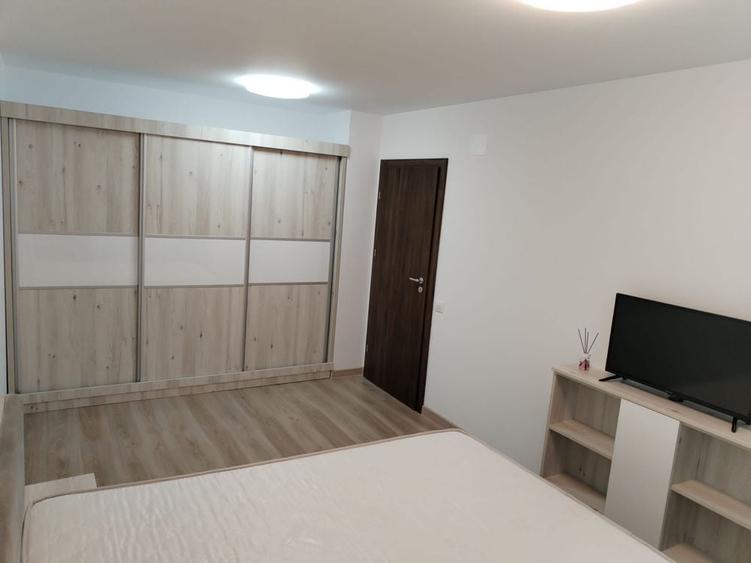 Apartament cu 2 camere decomandat în Exterior Vest