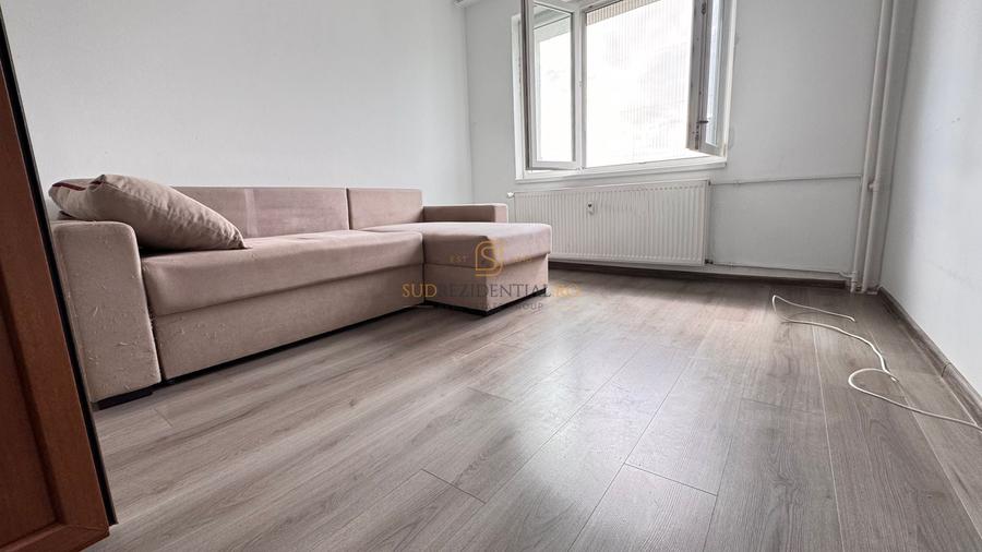 Apartament cu 3 camere decomandat în Rahova