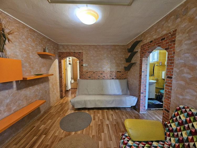 Apartament de vanzare 2 camere Tomis Nord etaj 3/4 - 1