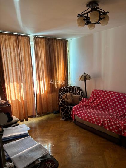 Apartament cu 3 camere semidecomandat, mobilat în Iancului Apartament cu 3 camere semidecomandat, mobilat în Iancului