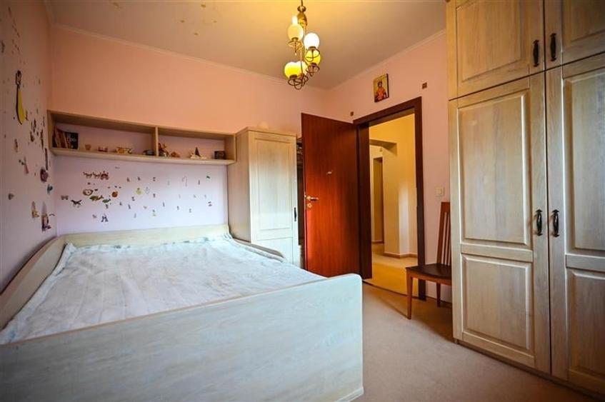 FILM! Rezidenta montana,decor apreciabil, pod mansardabil,garaj propriu,Central - 33