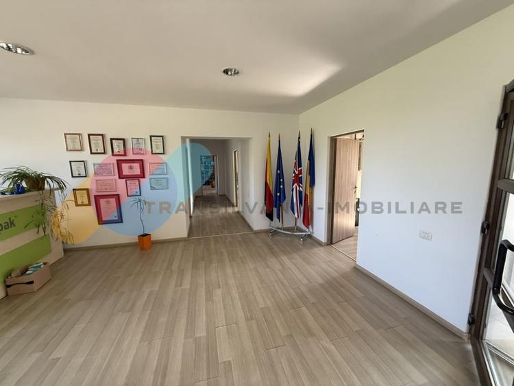 Complex industrial de vanzare – 2 hale productie + cladire birouri + parcare, ac - 8