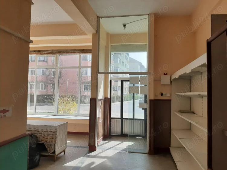 Inchiriez spatiu comercial centru Berca - 4