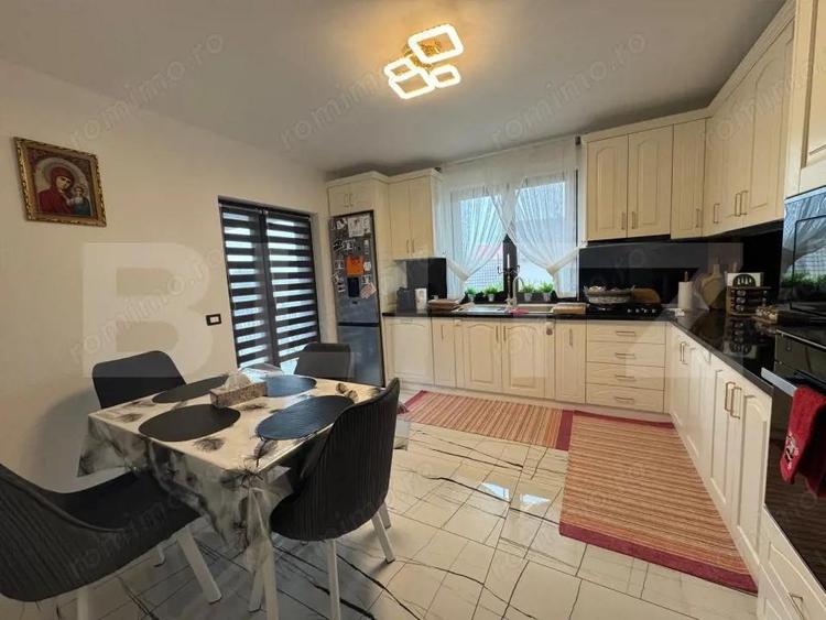 Casa moderna cu elemente traditionale , 306 mp utili , 2500 mp teren , Moara - 16