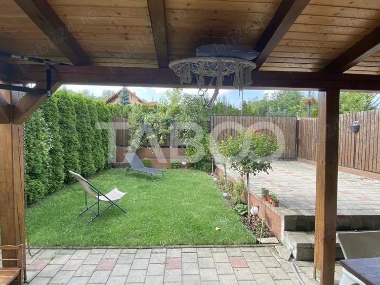 Duplex de vanzare P+M 100 mpu 4 camere curte libera 110 mp Cisnadie - 1