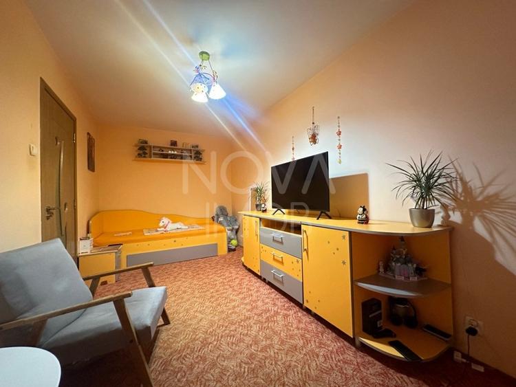 Apartament 3 camere, decomandat - Str. Semaforului - 9