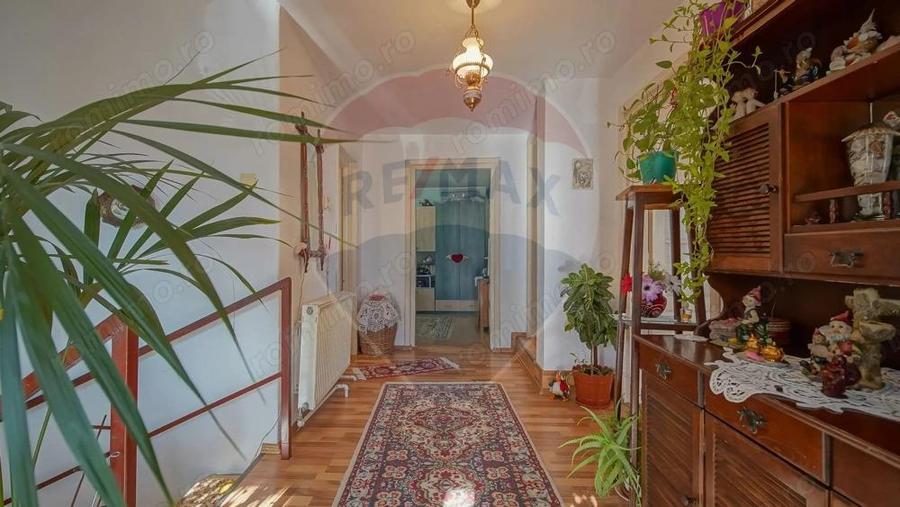 Casa spa?ioasa ?i practica, aproape natura si ora?- Cartier Darste - 2