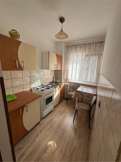 Garsonieră decomandată în Central