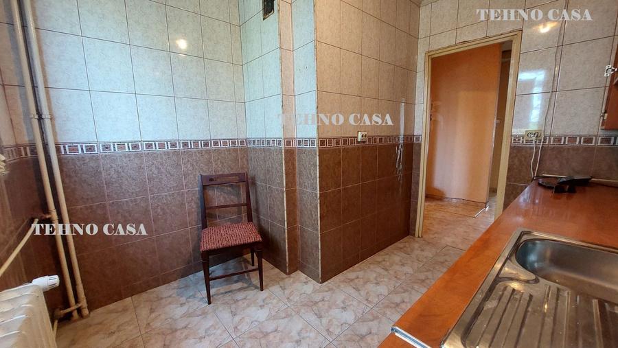 Apartament cu 4 camere decomandat în Titan