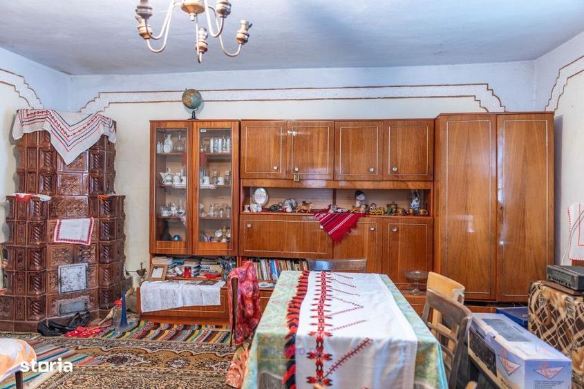 Casă cu 3 camere decomandat în Stănești