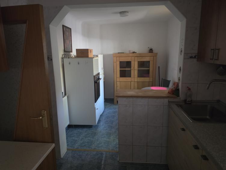 Casă individuală cu 3 camere cu Canalizare în Vatra Luminoasă