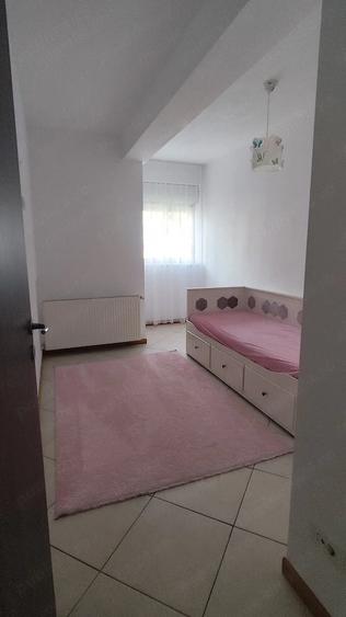 Apartament cu 3 camere decomandat în Torontalului