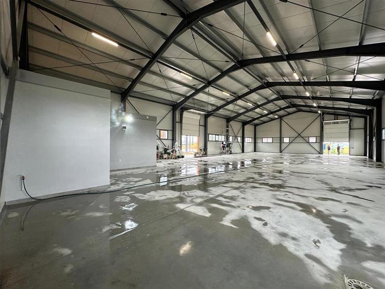 Spațiu industrial, de 583 mp, în Lețcani