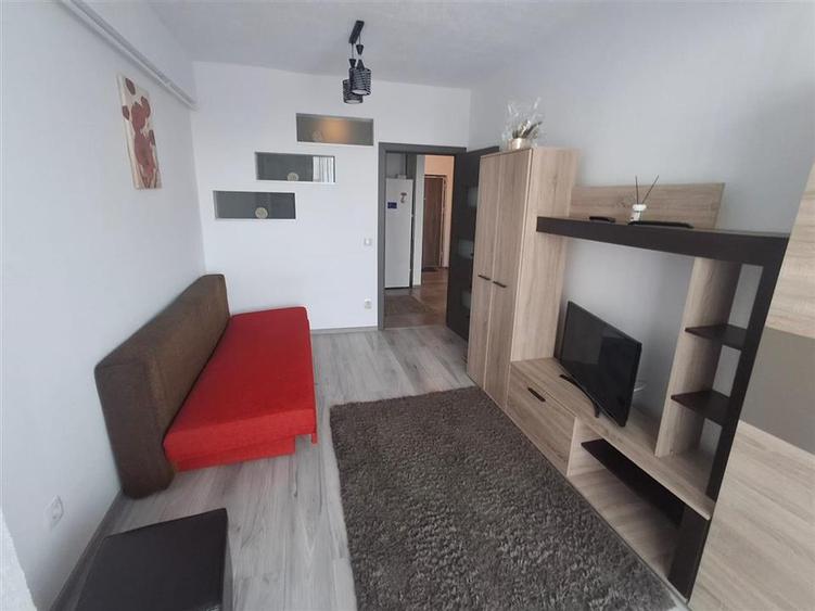Apartament cu 2 camere semidecomandat în Exterior Sud