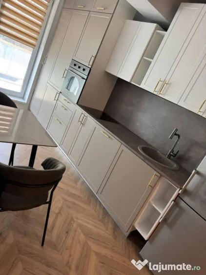 Apartament cu 2 camere decomandat în Gruia