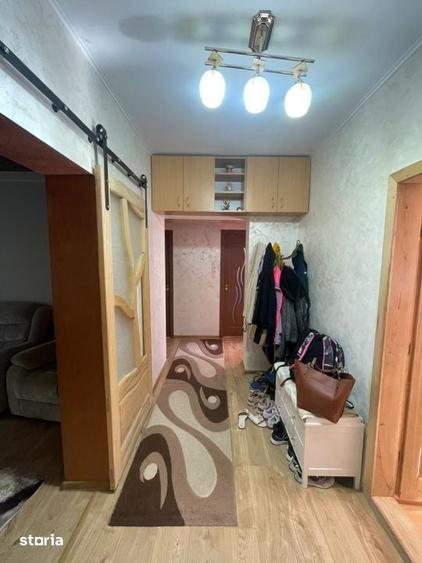 Apartament cu 3 camere decomandat în Săsar