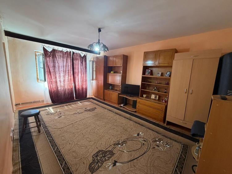 Apartament cu 2 camere decomandat în Semicentral