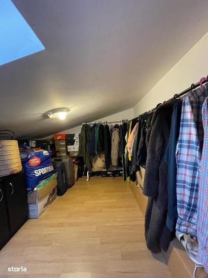 Apartament cu 3 camere în Apărătorii Patriei