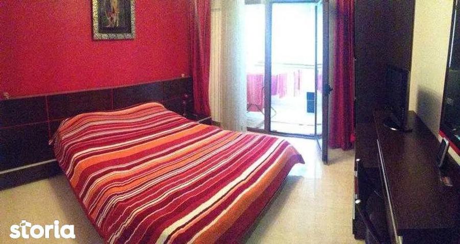 Apartament cu 3 camere decomandat, mobilat în Nerva Traian