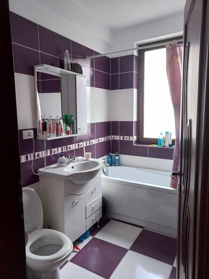 Apartament cu 3 camere decomandat în Soarelui