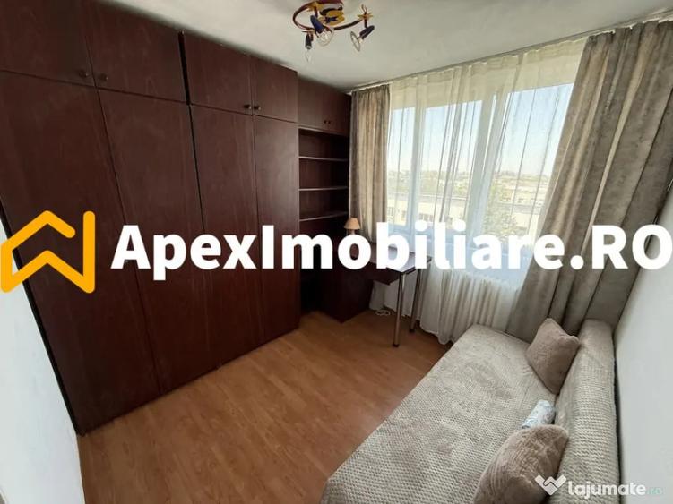 Apartament cu 3 camere semidecomandat în Apusului