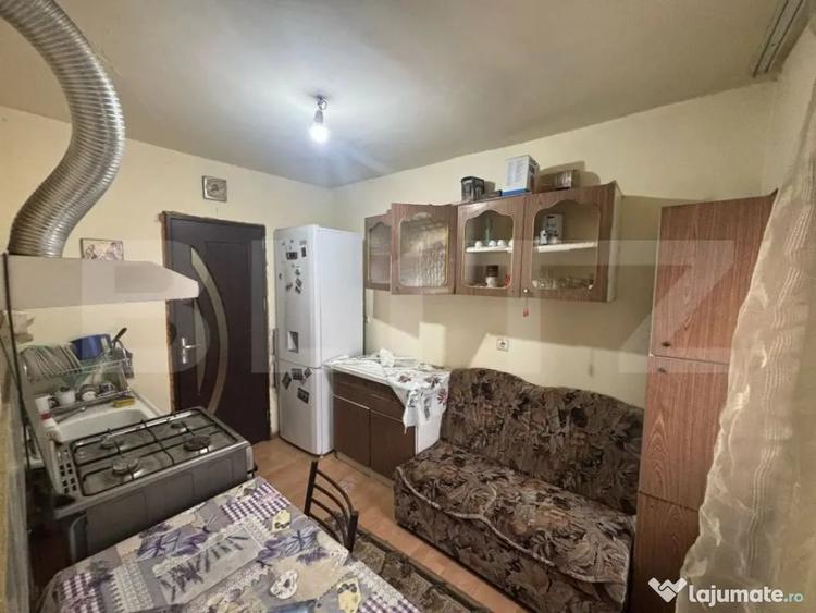 Apartament cu 2 camere decomandat, mobilat în Craiovița Nouă